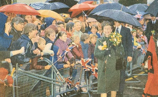 Image: The Queen opens the Ashley Centre