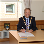 2 Cllr Clive Woodbridge, Mayor of EEBC signing ASB pledge