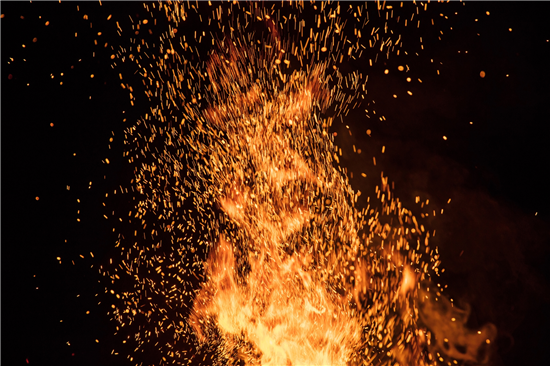 Image: Fire against a night sky