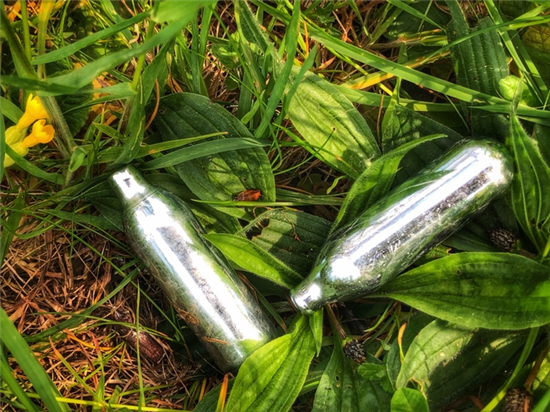 Image of Nos canisters